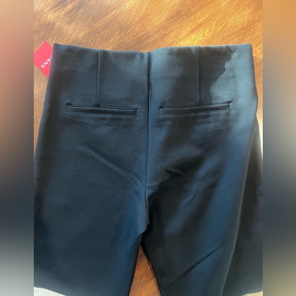 Spanx Women's Black Slim Fit Pants- Medium Petite New With Tags - Picture 4 of 5